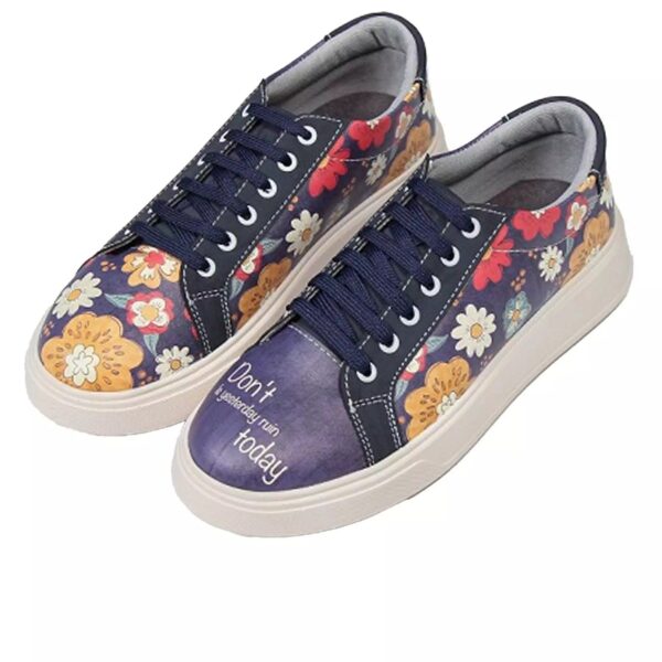 Graffiti Print Sneakers - Women's Chic Casual Shoes Model Sophia