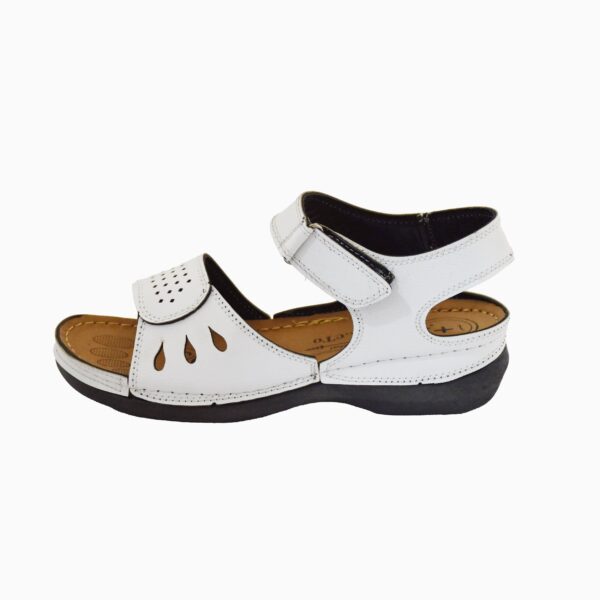 Women’s Ihram Sandals: Comfortable Islamic Footwear for Umrah