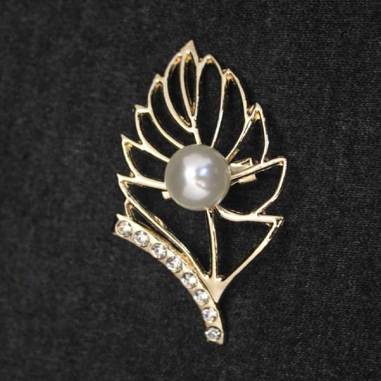 Brooch Pin Metal with Leaf Design