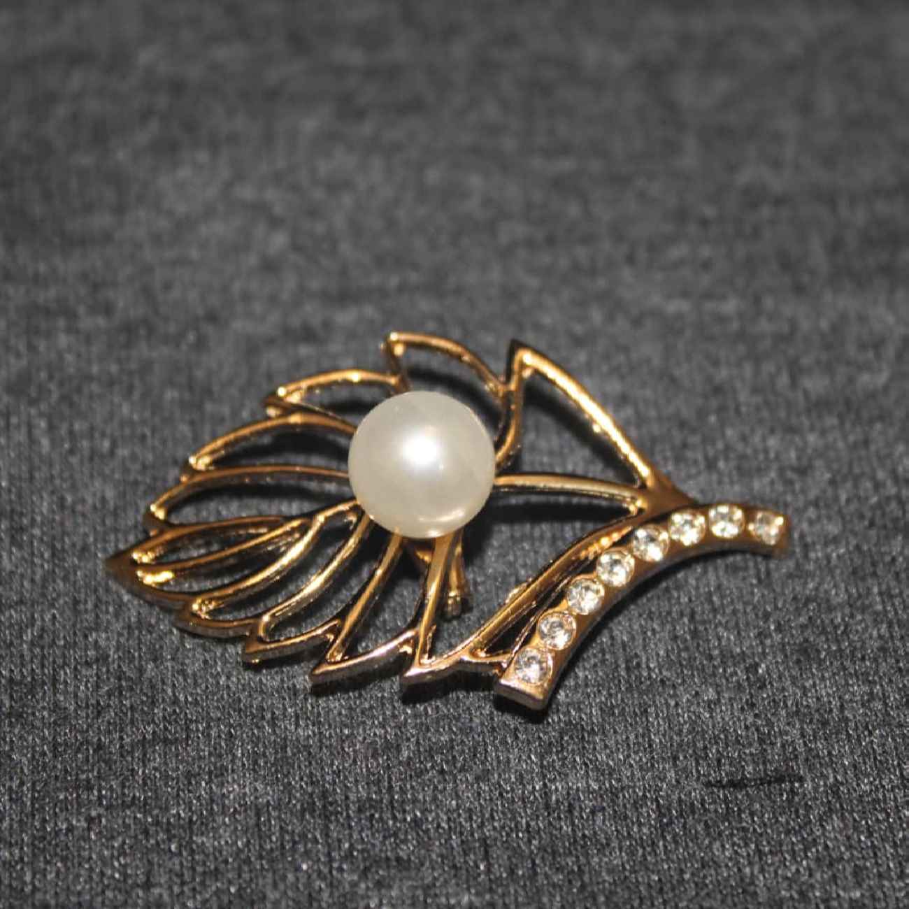 Brooch Pin Metal with Leaf Design