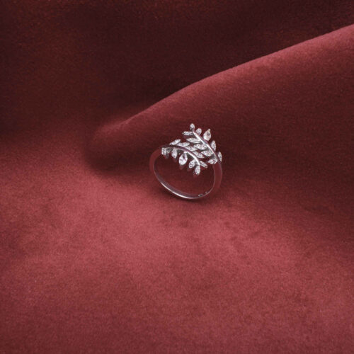 Delicate Silver Ring For Women Classic & Chic with Leaf Design