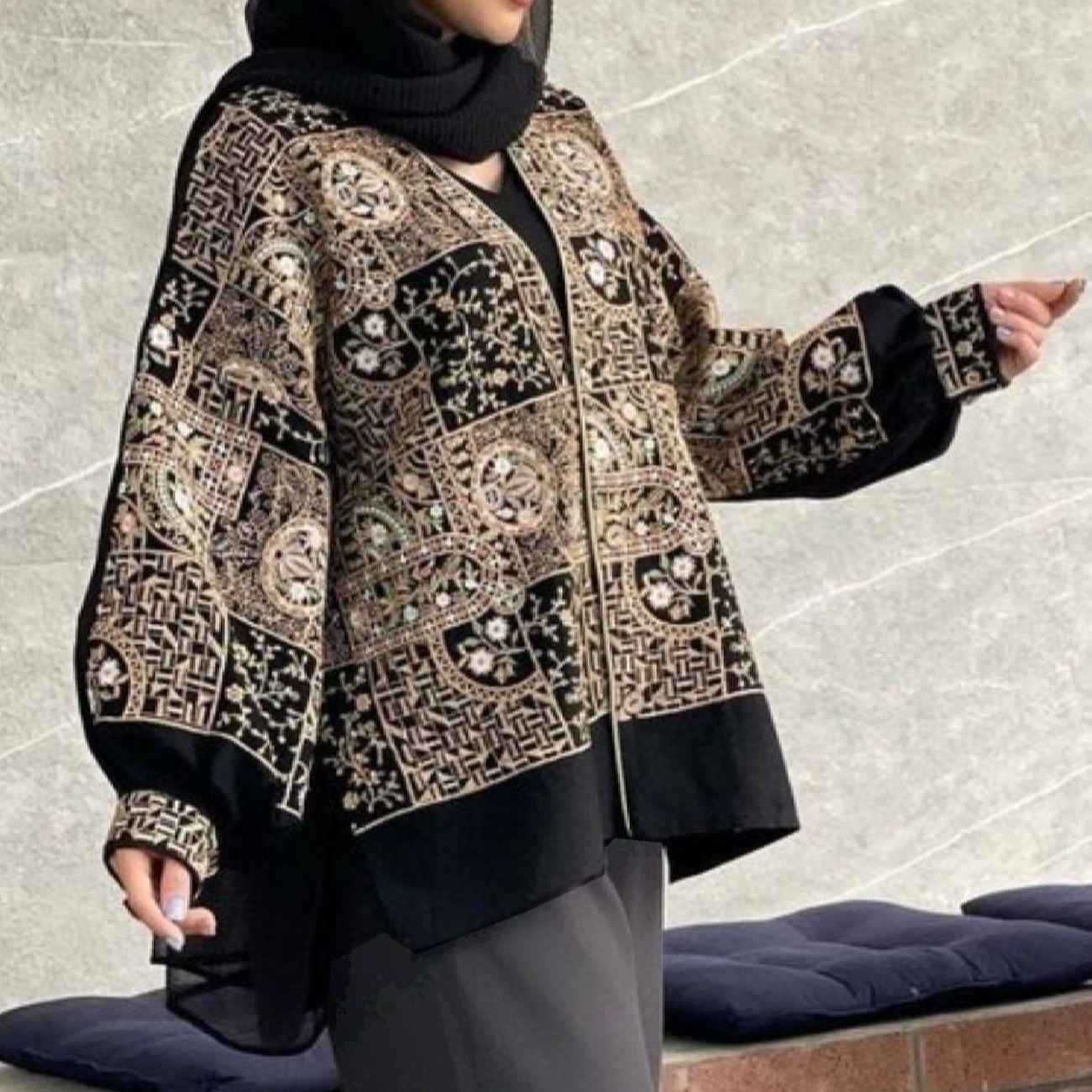 Elegant Persian embroidered Manto Chic for Every Occasion
