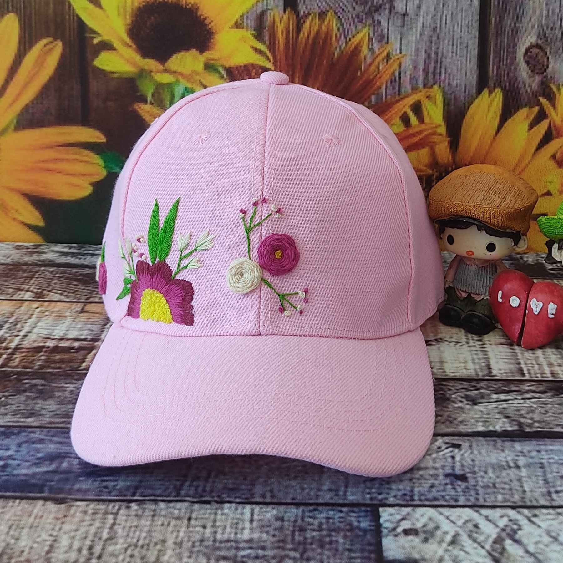 Floral Pattern Hand-Embroidered Women’s Baseball Cap