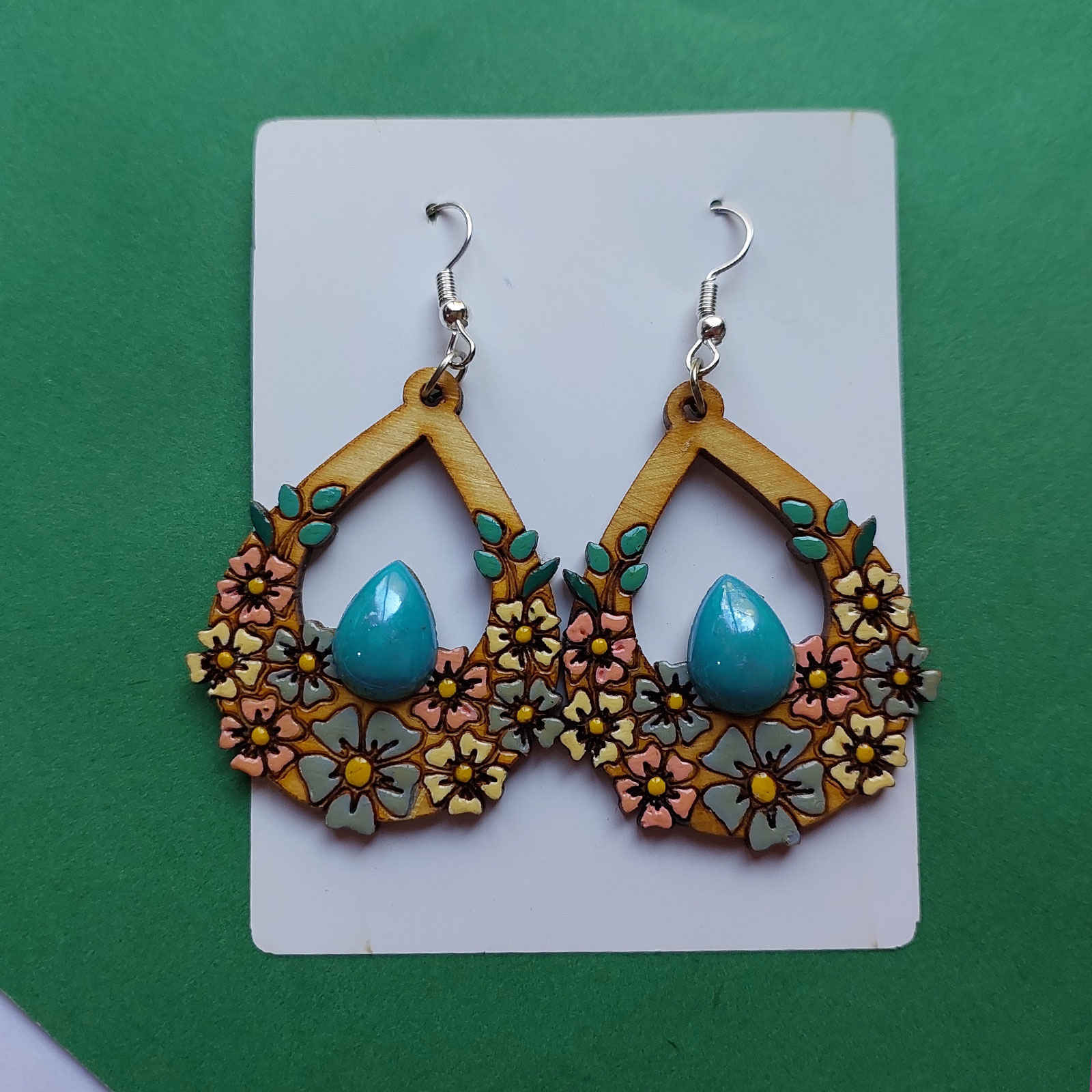 Handcrafted Wooden Earrings with Violet Flowers Model Turquoise