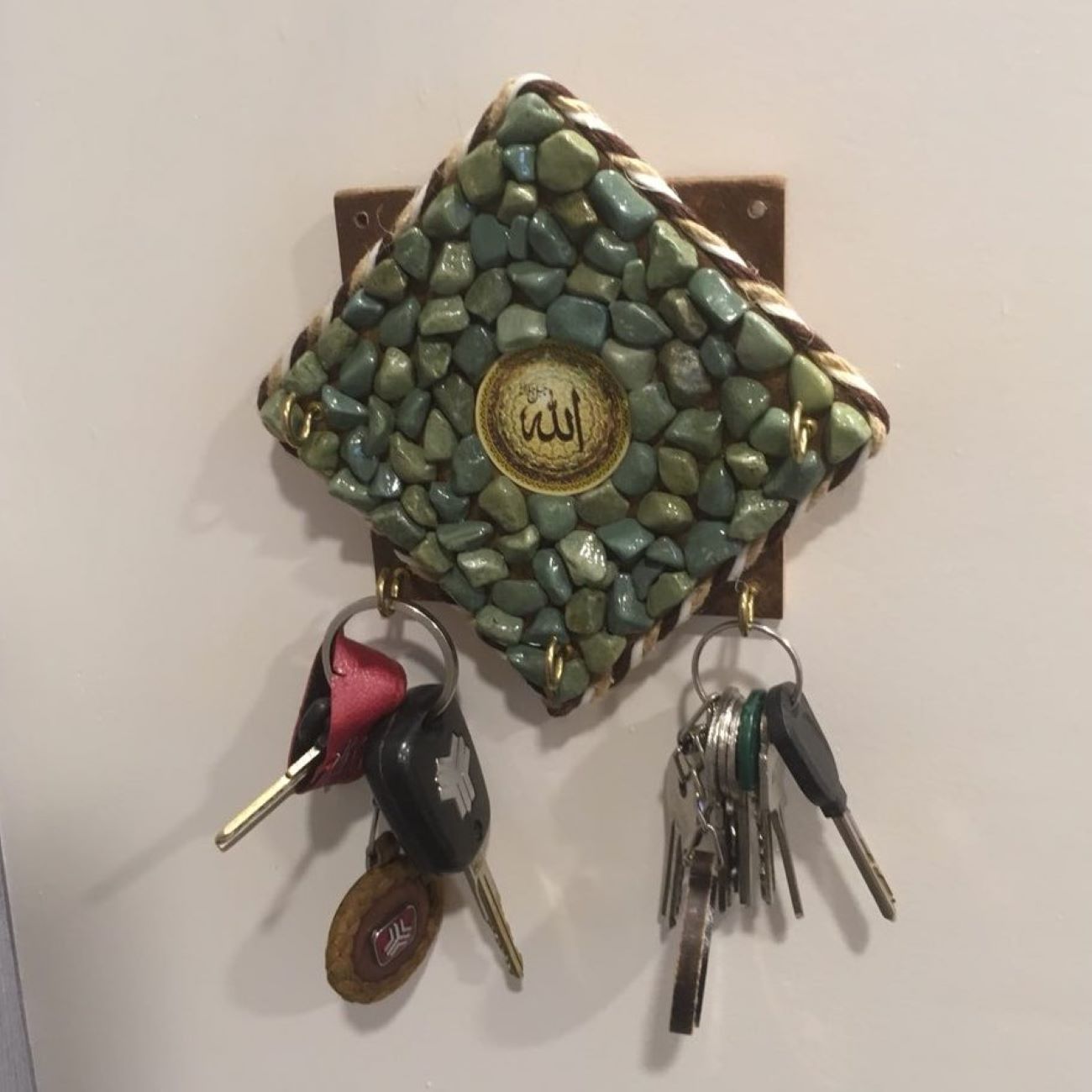 Islamic Stone Wall Key Holder Organizer with 3 Hooks in Allah Design