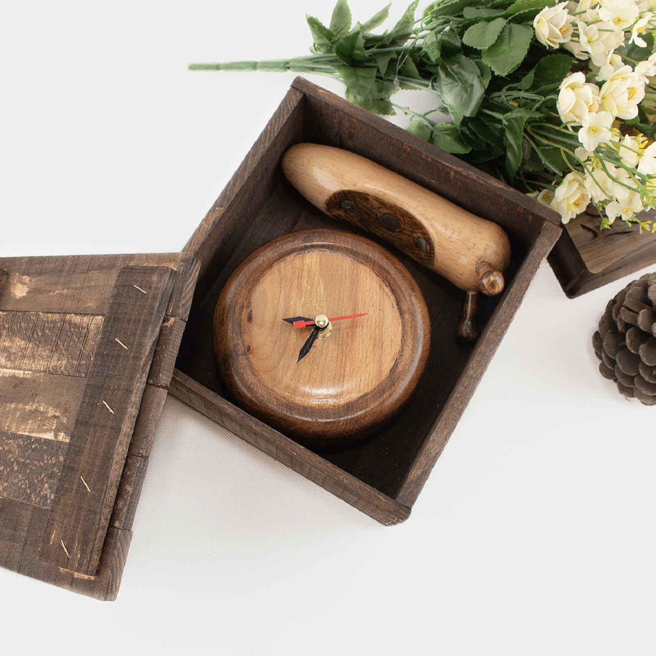 Artisan Wooden Desk Clock with Minimalist Design