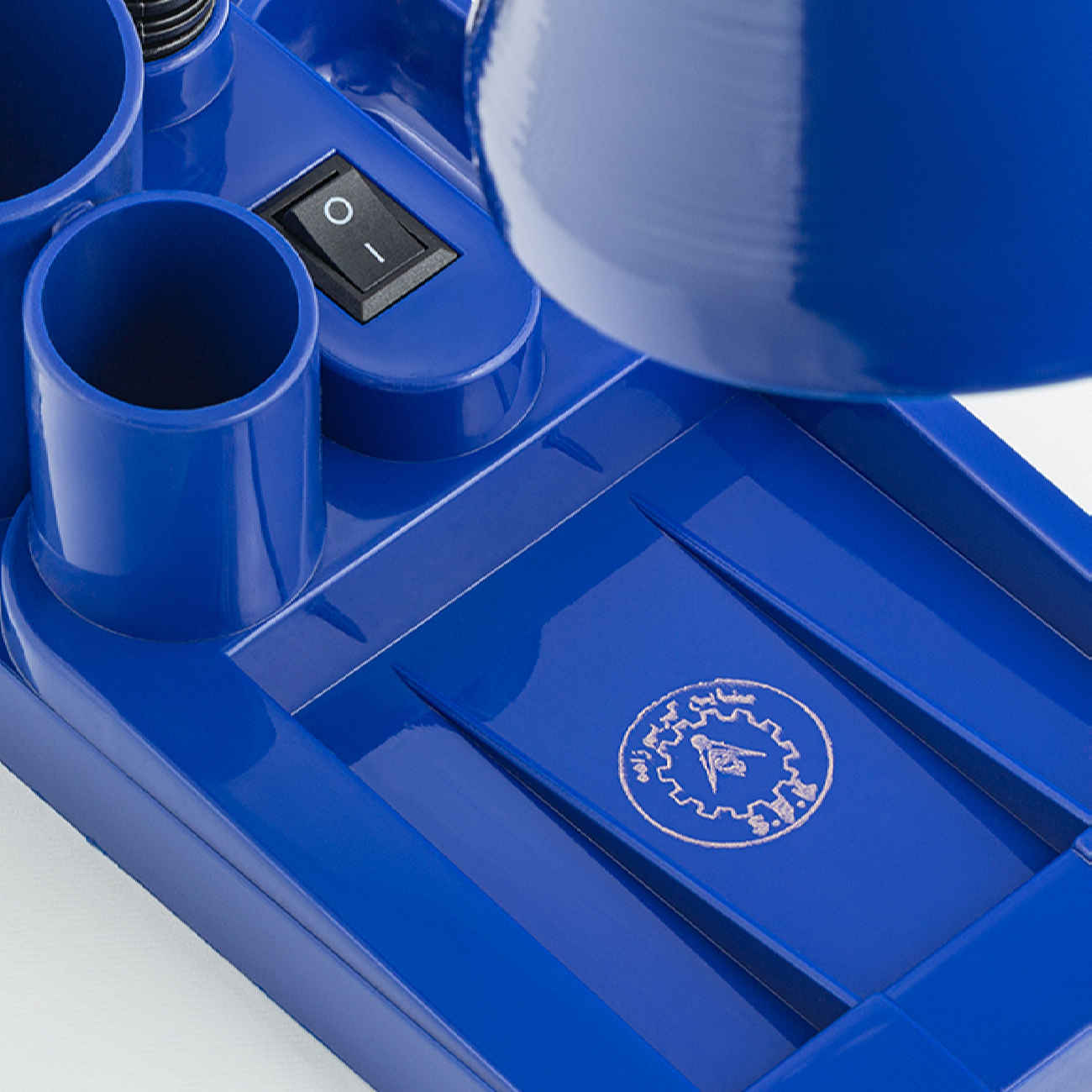 Metal Desk Lamp With Organizer – A Functional Lighting Solution by Karimzadeh