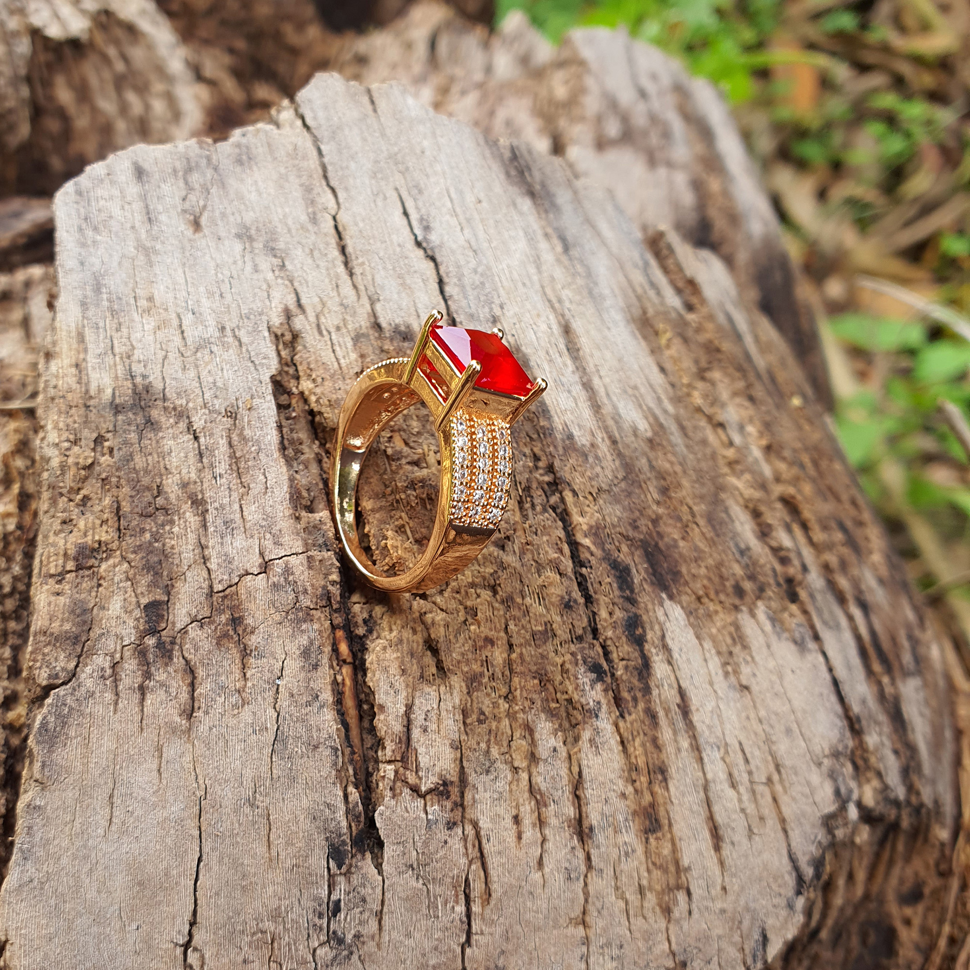 Elegance Persian Brass Ring for Women Chic & Luxe