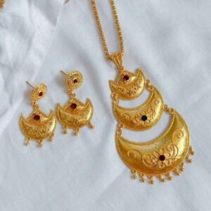 Elegant Mehak Brass Necklace with Earrings Set