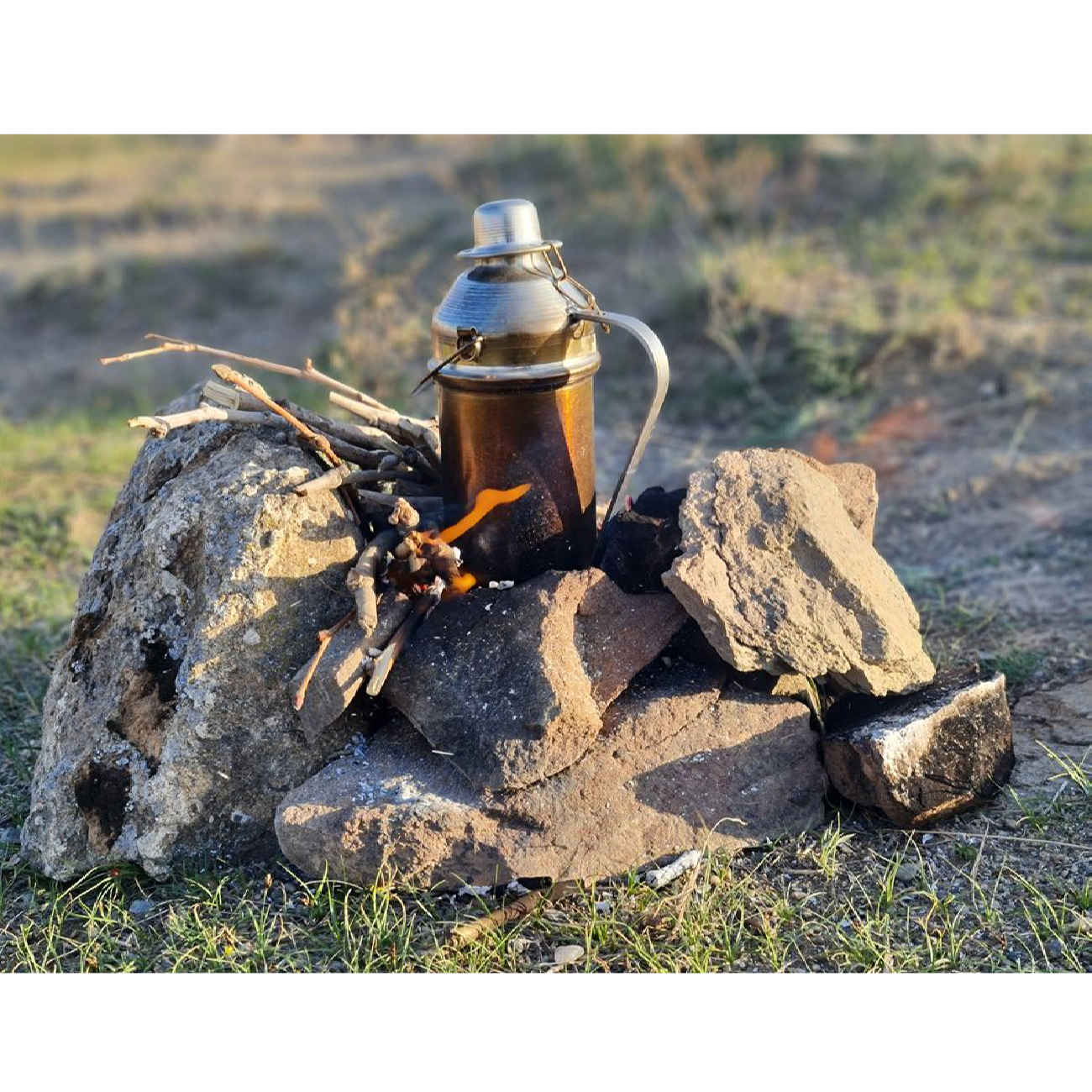 Outdoor Camping Kettle Suitable for Campfire