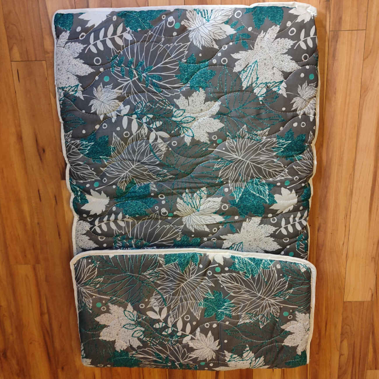 Floor Sleeping Mattress with Leaf Design, Single Size