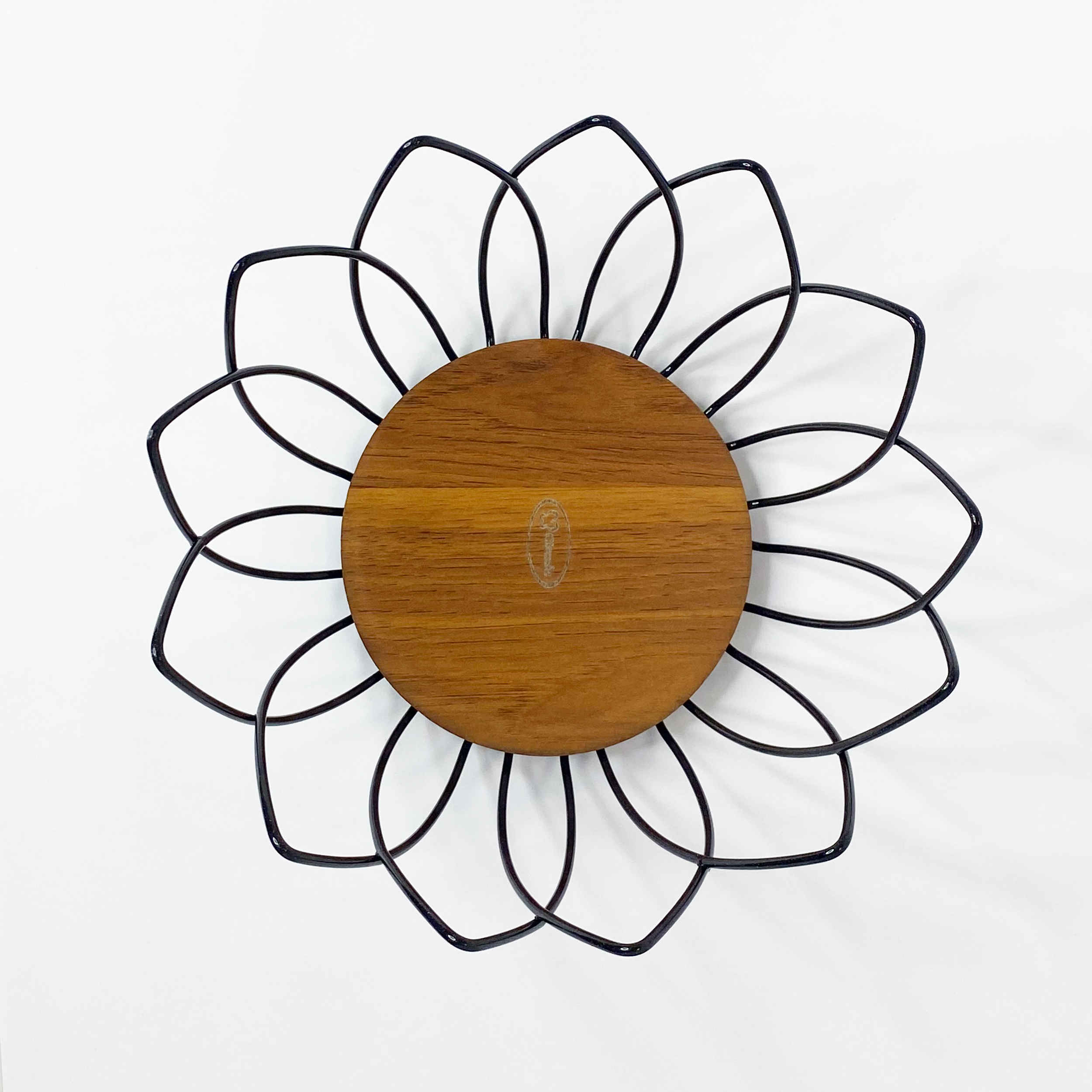 Wire Fruit Basket With Natural Wooden Base & Tulip Design