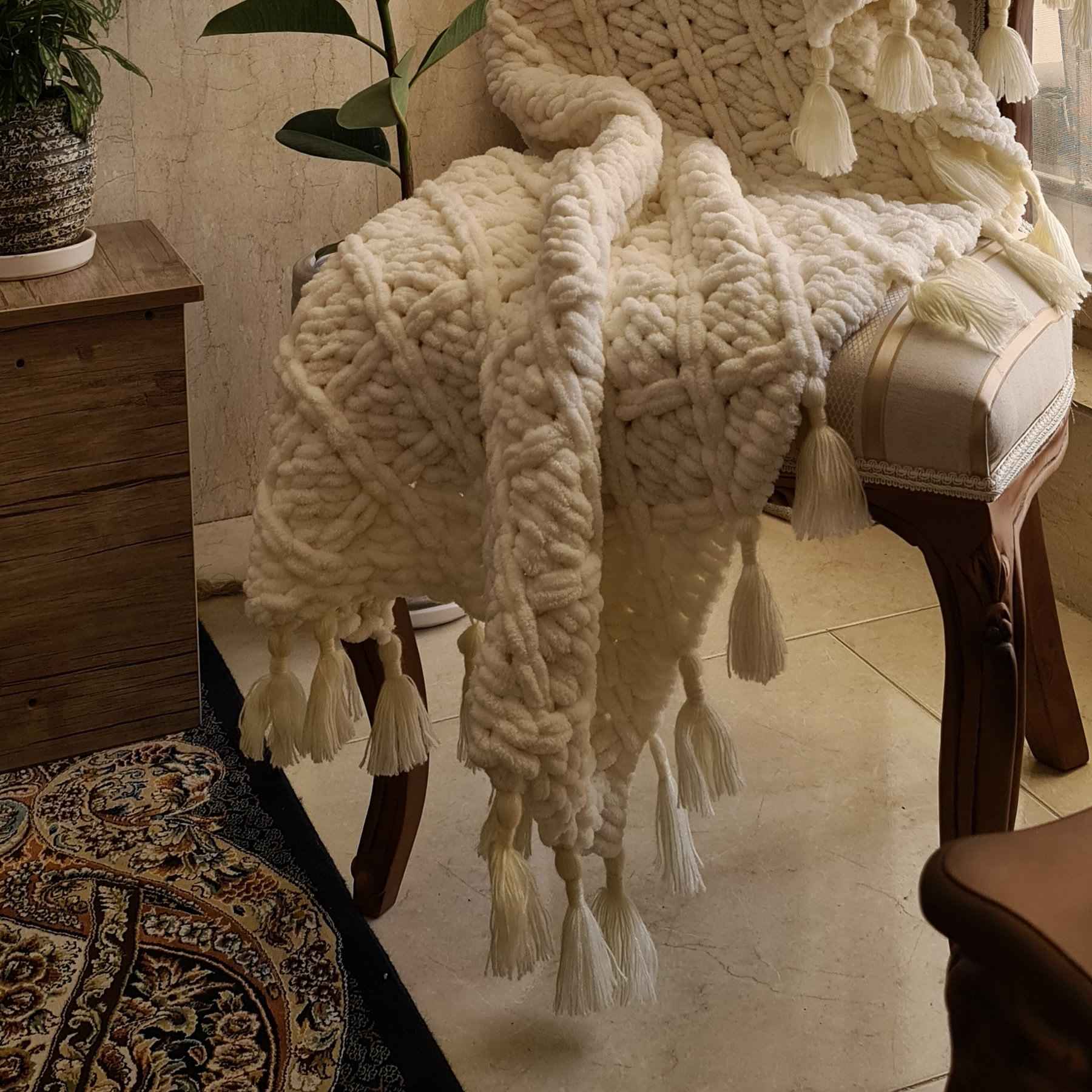 Luxuriously Soft Knitted Sofa Throw – Perfect for Cuddling & Lounging