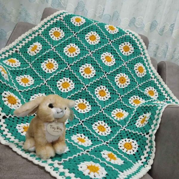 Handwoven Crocheted Baby Blanket - A Perfect Blend of Comfort with Motif Design