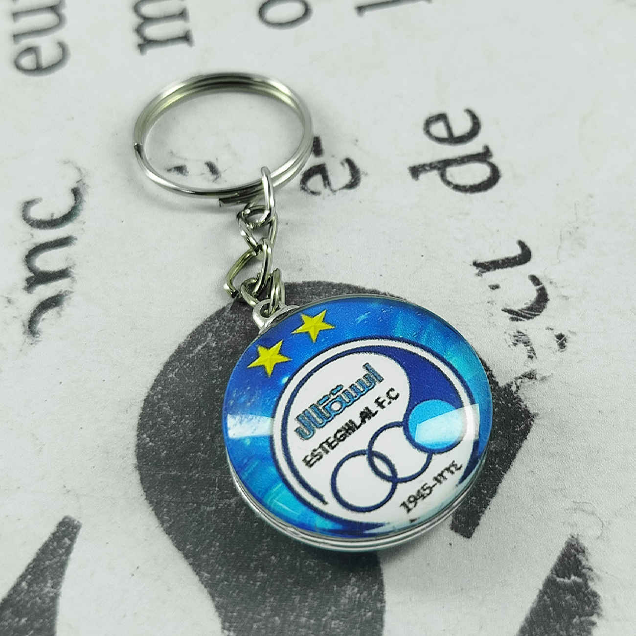 Keychain Glass Esteghlal Model – A Unique Gift for Football Lovers