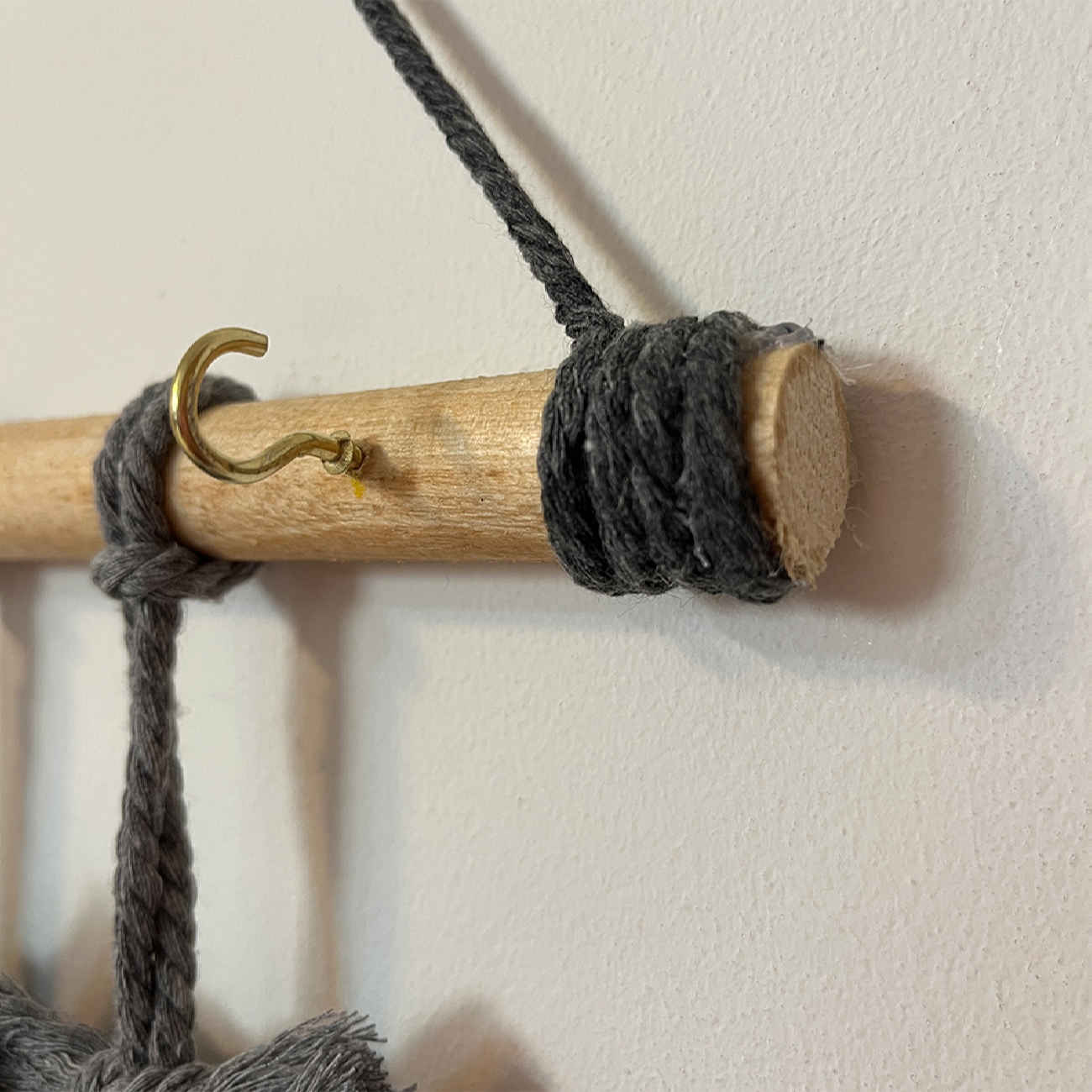 Leaf-Inspired Key Holder- Artistic and Chic Choice