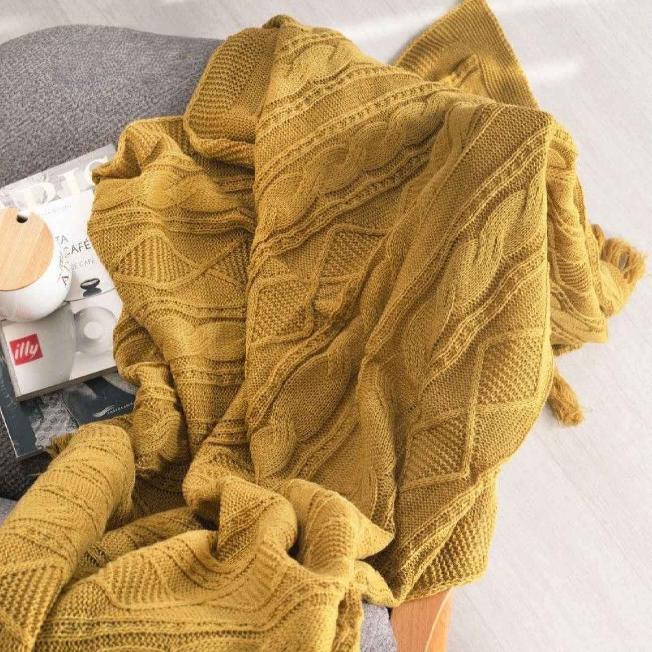 Premium Knitted Sofa Throw Blanket – Add Elegance and Warmth to Your Home Decor