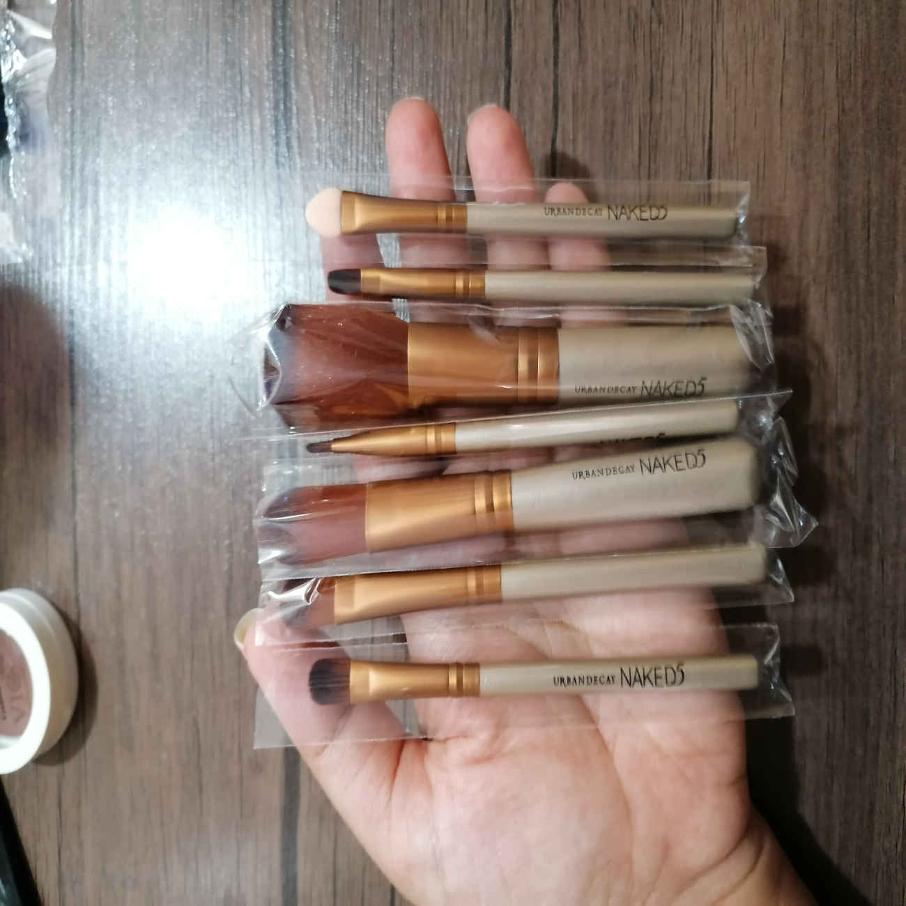 7-Piece Professional Cosmetic Brush Set –  For Beginners and Professionals Alike
