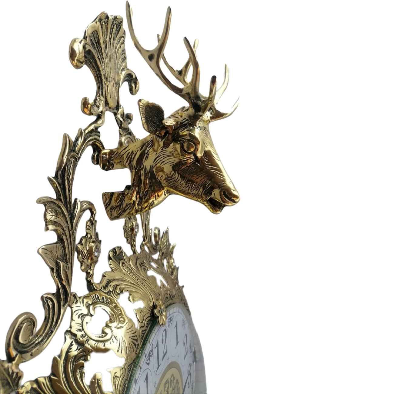 Brass Wall Clock for a Lasting Impression – Classic Yet Modern