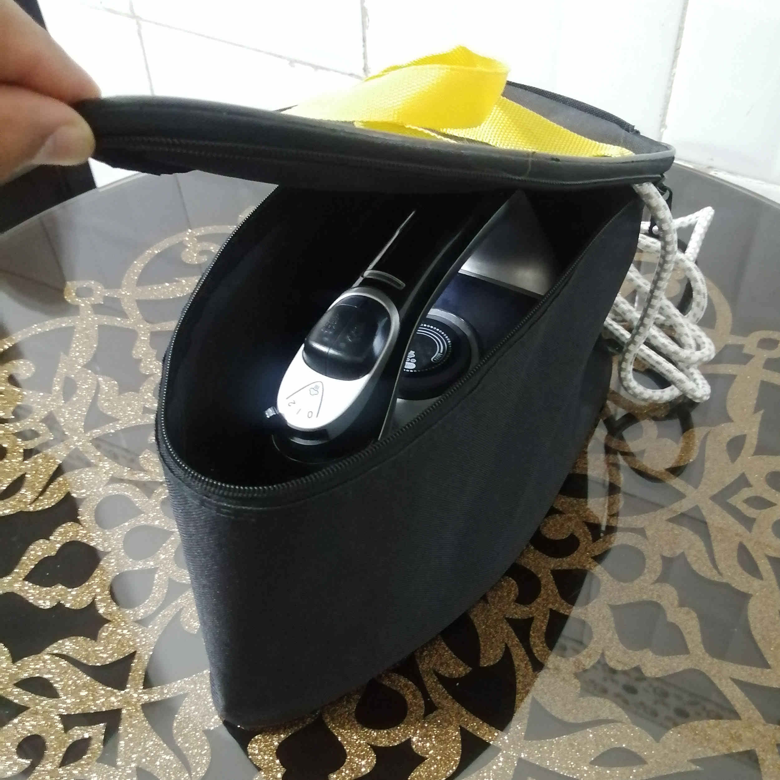 Durable Iron Cover for Organizing – Ideal for Safekeeping in Black