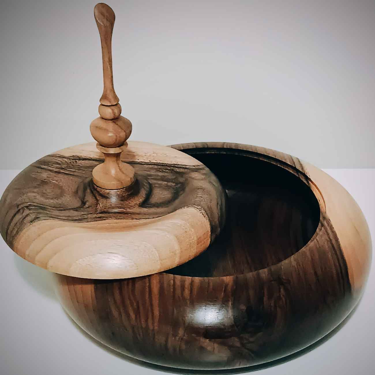Wooden Candy Bowl – A Timeless Addition to Your Table