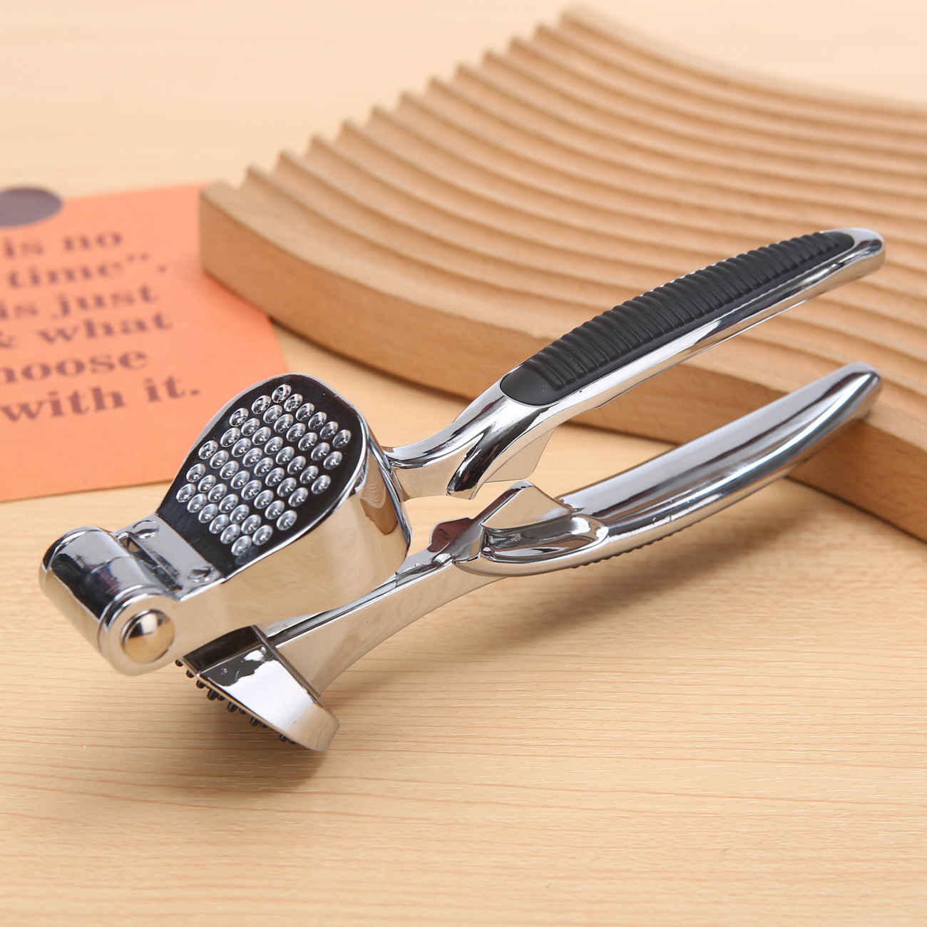 Manual Garlic Press Stainless Steel with Comfortable Grip