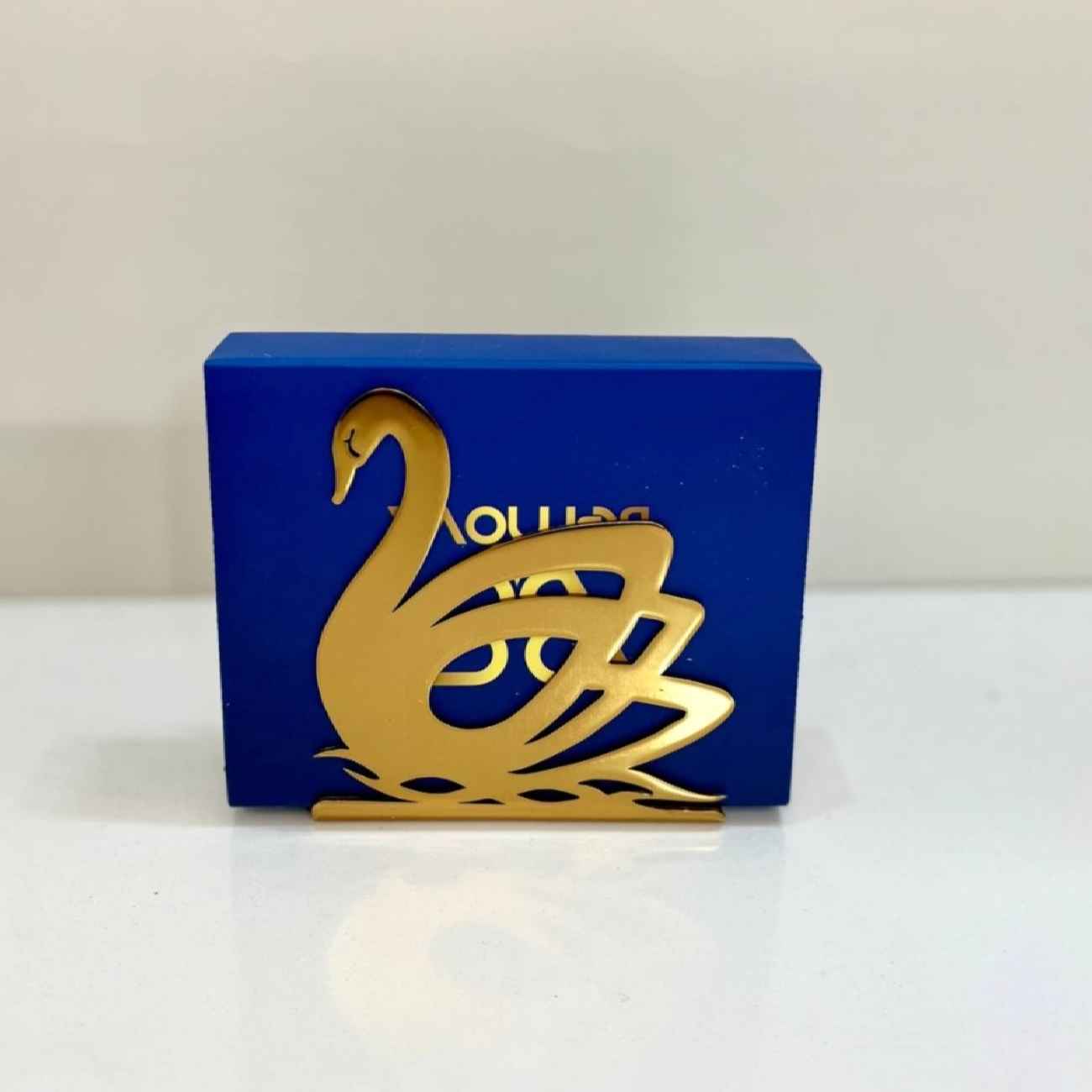Metal Tissue Paper Holder – Stylish Addition to Any Room with Swan Design