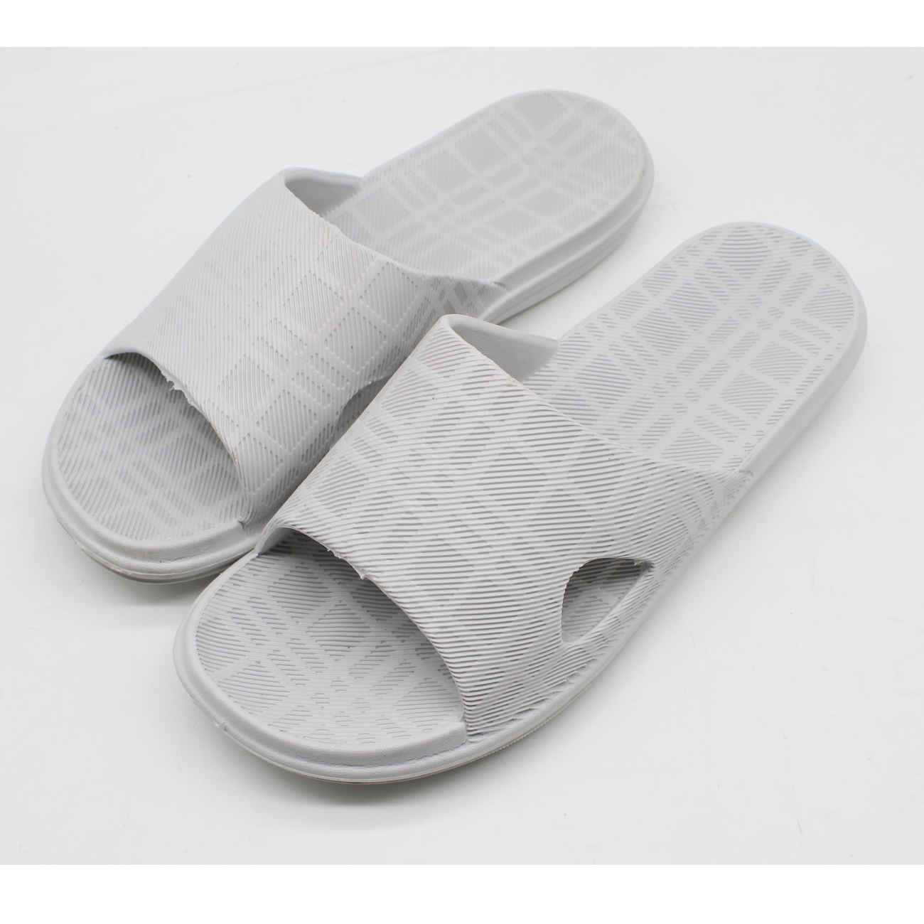 Nikta Cloud Slippers – Float Through Your Day with the Perfect Blend of Comfort & Style