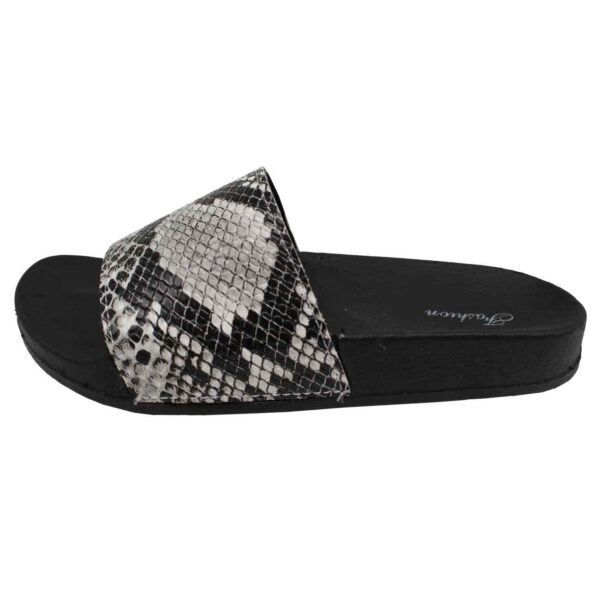 Nikta Cloud Slippers - Where Cloud-Like Comfort Meets Sleek, Modern Design