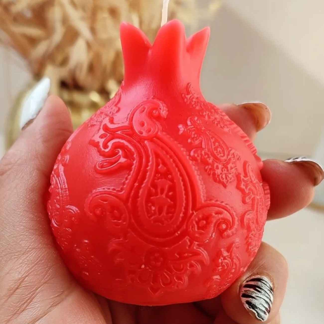 Pomegranate Candle – Paisley Motif, Elegant Yalda Accent