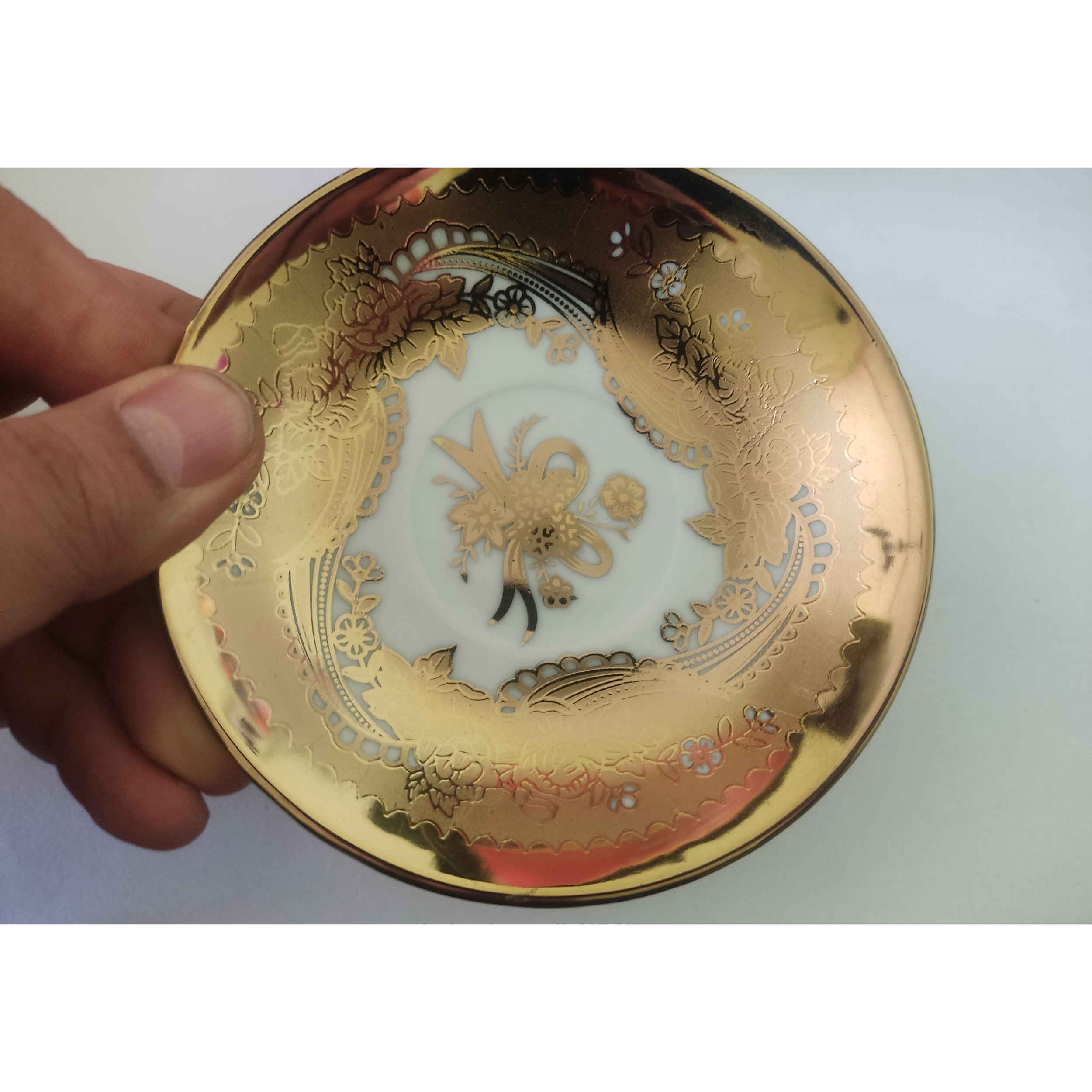 Persian Tea Saucer – Inspired by the Rich Tradition of Iran with Floral Design (x6)