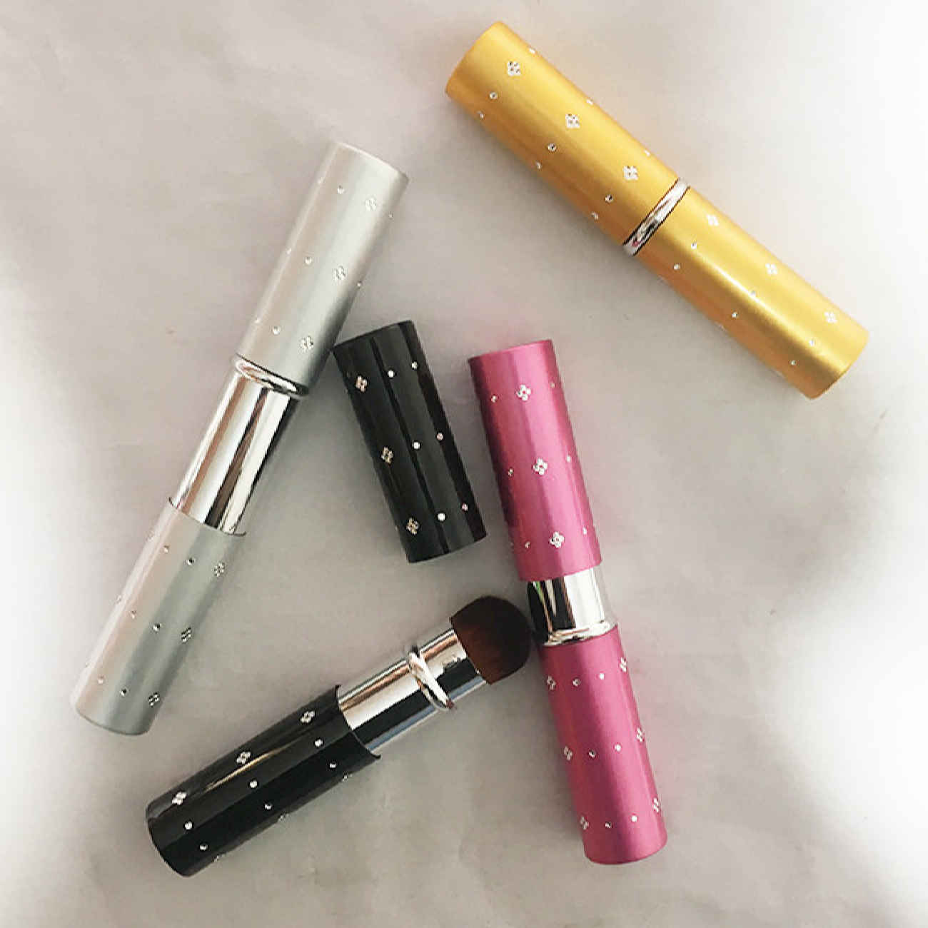 Portable Cosmetic Brush – Compact and Stylish for Flawless Makeup