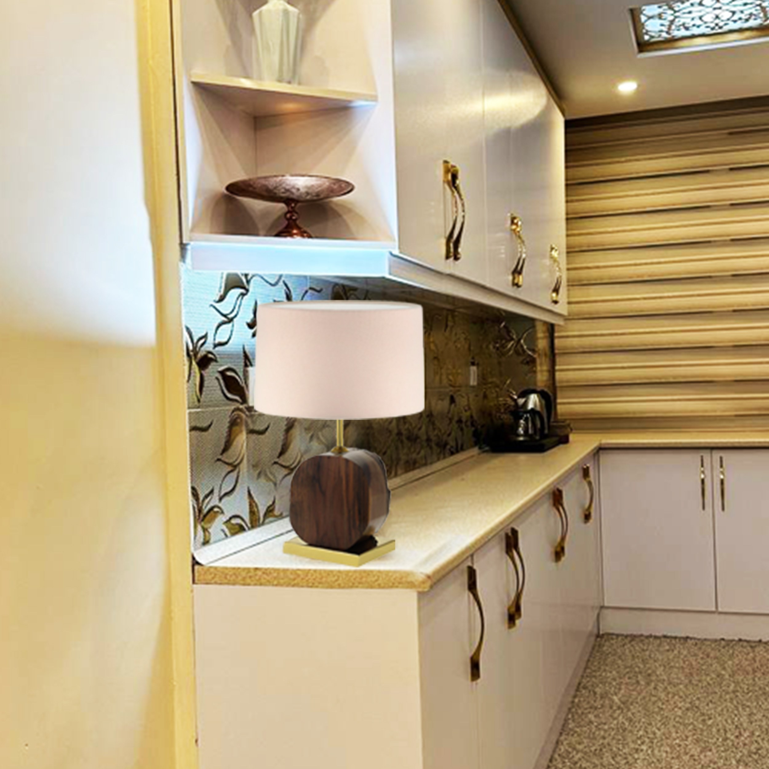 Rustic Wooden Log Table Lamp – Lighting Inspired by Nature’s Charm