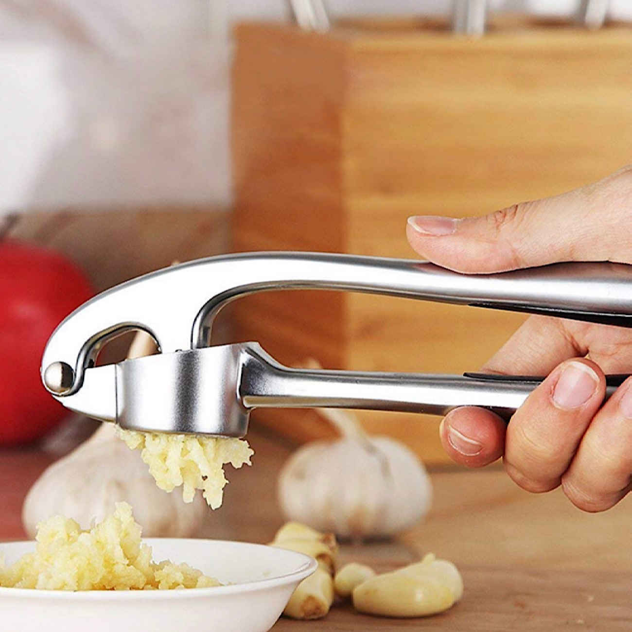 Strong Manual Garlic Press – Crusher for Easy Garlic Prep
