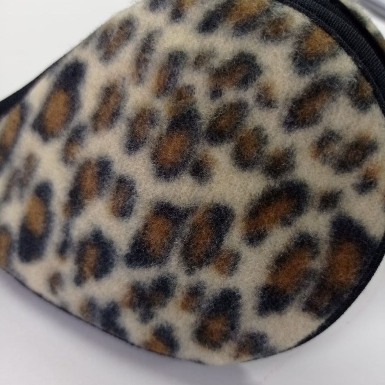 Winter Earmuffs – Lightweight in Leopard Design, Keeping Your Ears Warm