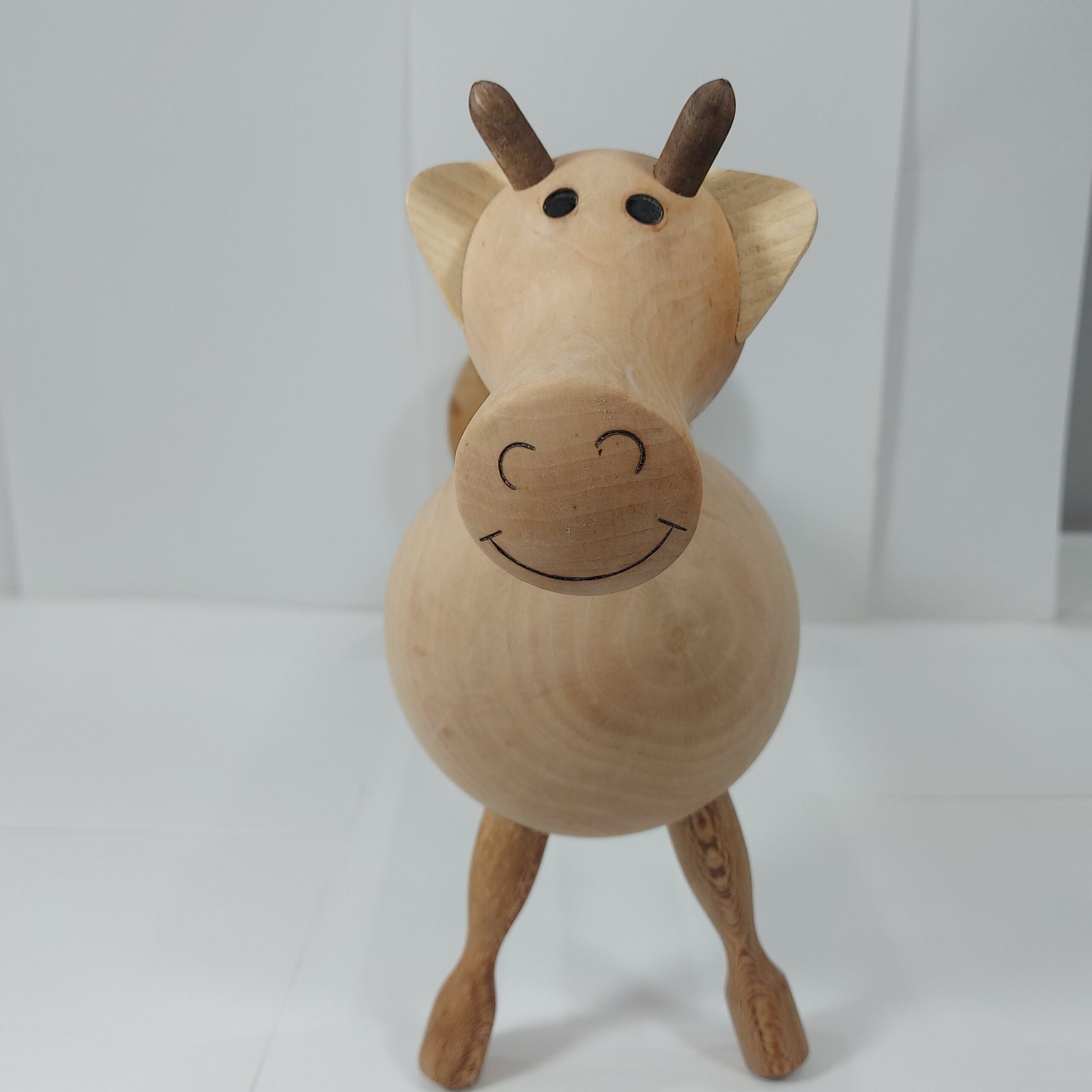 Wooden Cow Paper Roll Towel Holder – Decorative & Functional