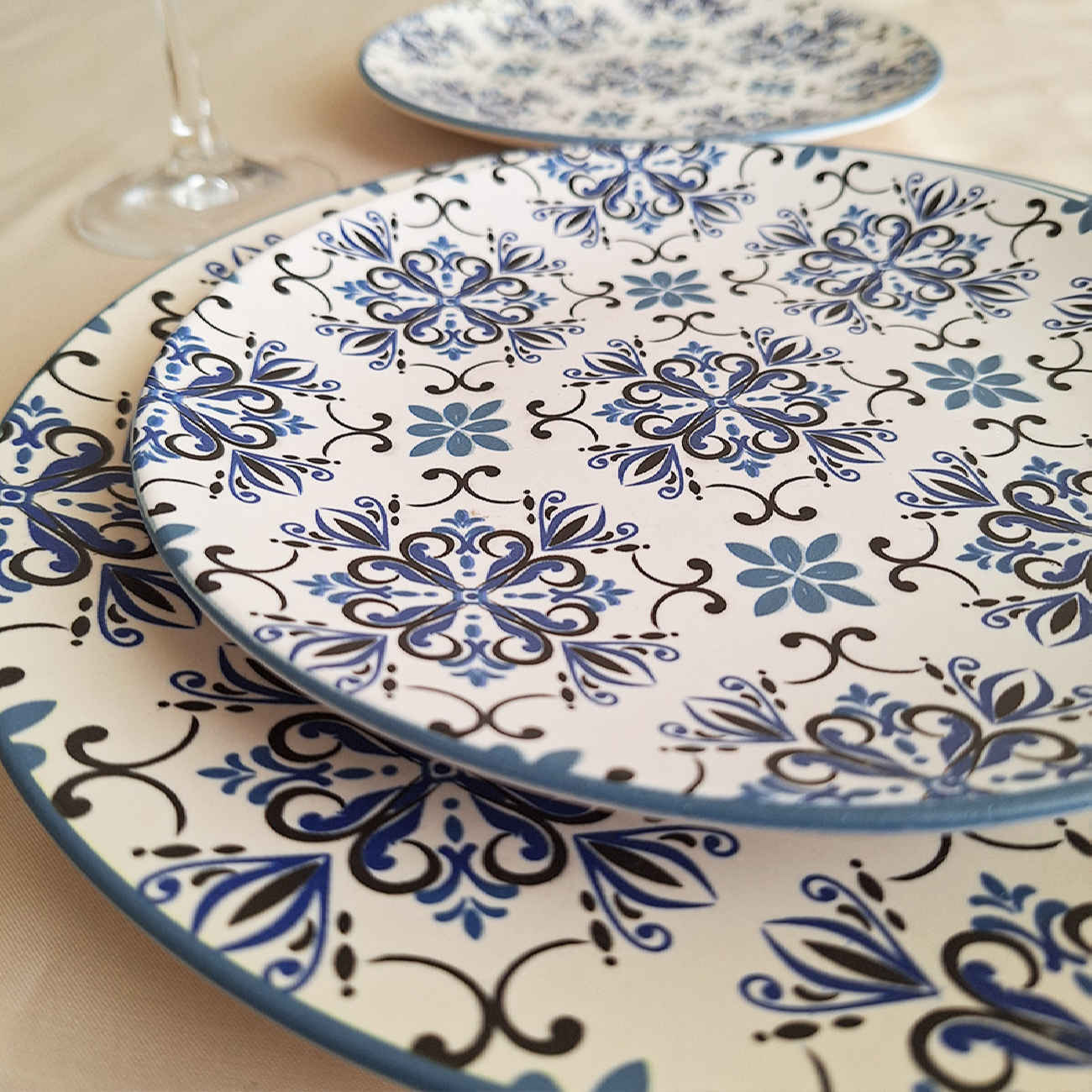 Ceramic Dinnerware Plate – Dishwasher Safe, Durable, and Perfect for Every Meal