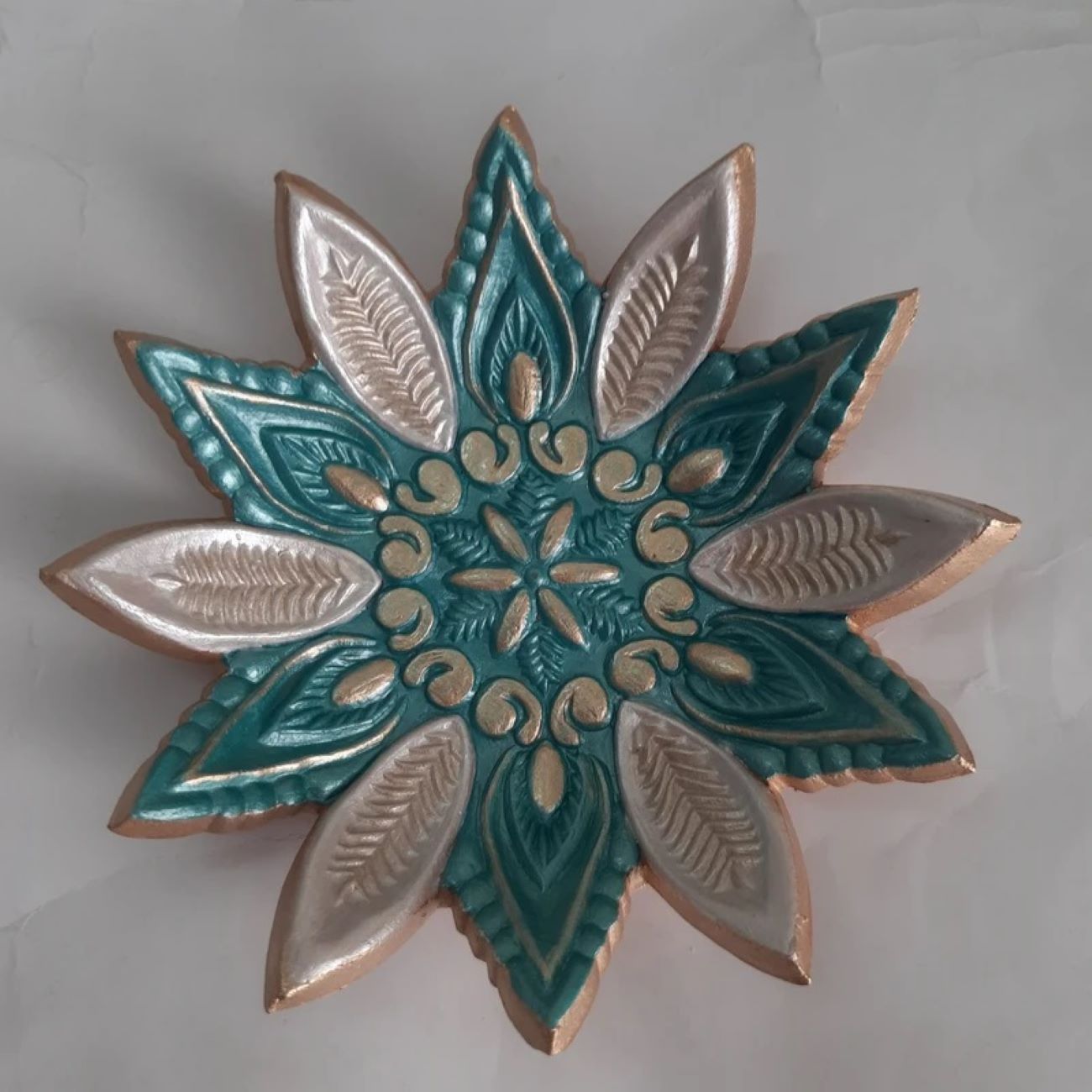 Haft Seen – Suitable for Persian New Year Flower-Shaped Clay Art