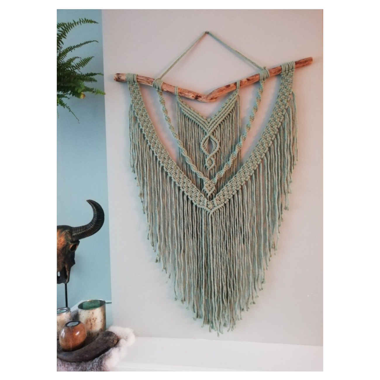 Handcrafted Macrame Wall Hanging – Knotwork for a Cozy, Bohemian Ambiance