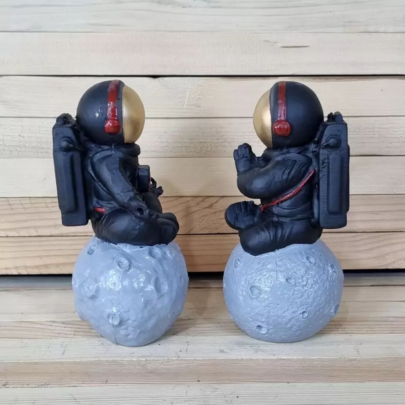 2Piece Astronaut Model Statue Set A Stunning Space-Themed Decor for Your Home