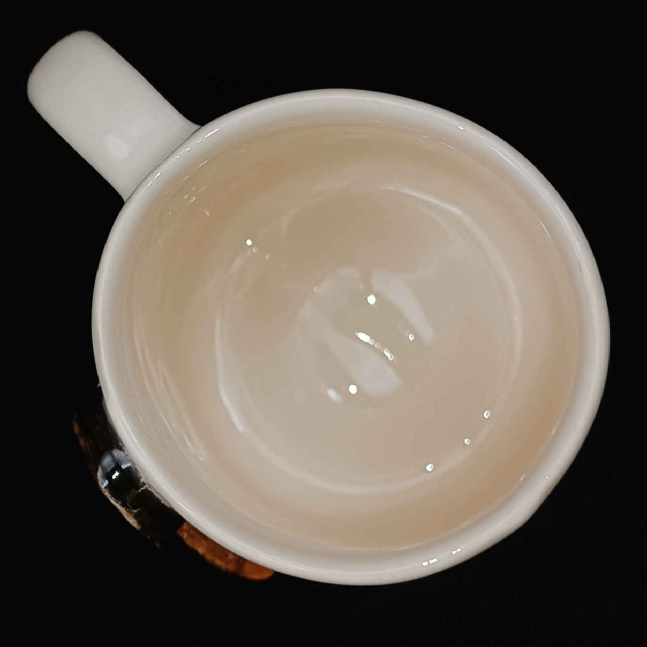 Artistic Ceramic Cup – Perfect for Gifting and Collecting with Girl Design