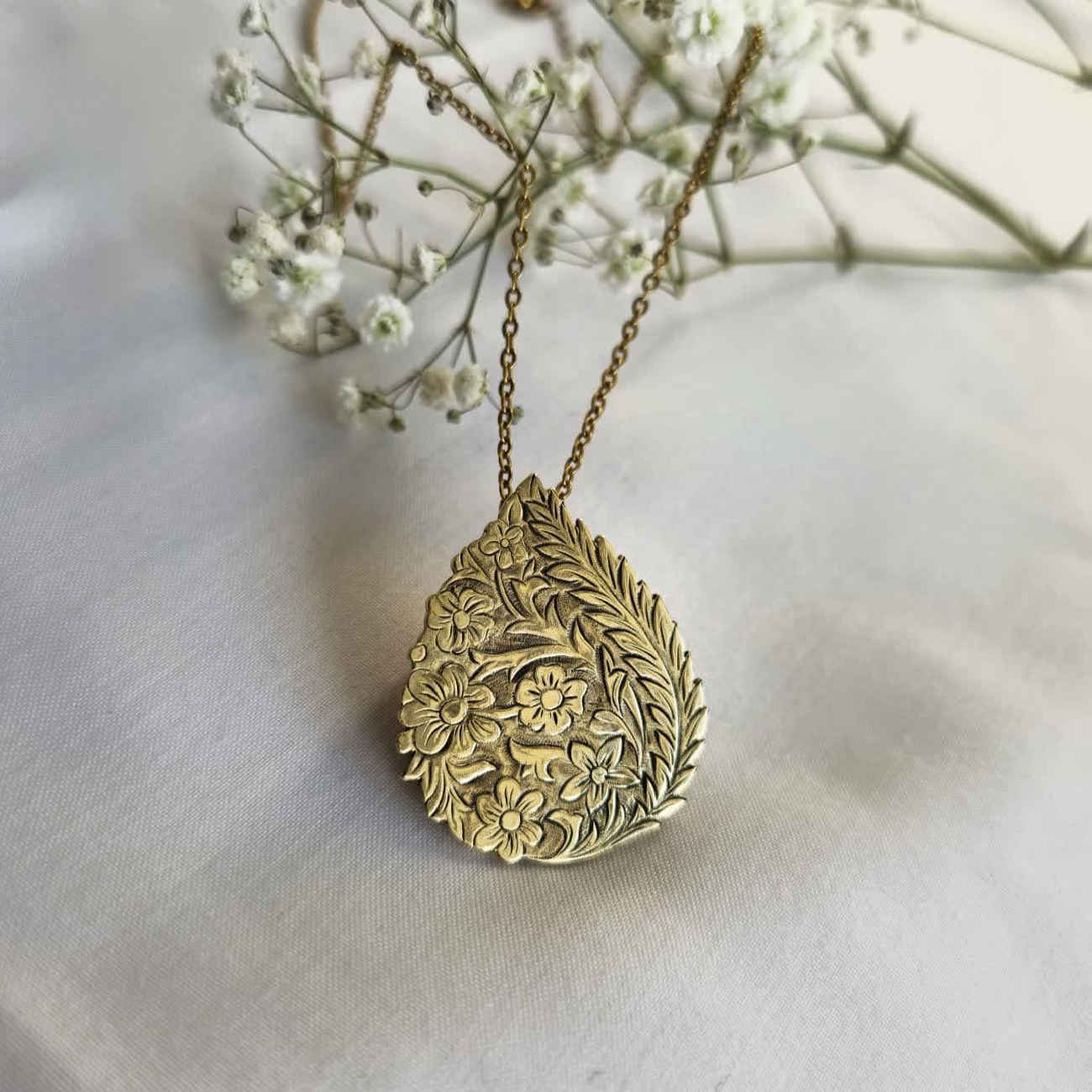 Brass Women’s Brooch – Chic & Lux with Spring Design in Golden