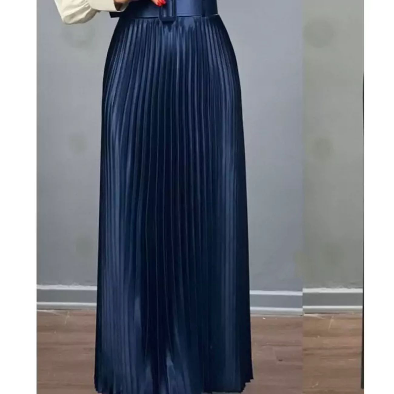 Chic Satin Pleated Skirt – Elegant, Stylish, and Versatile for Every Occasion