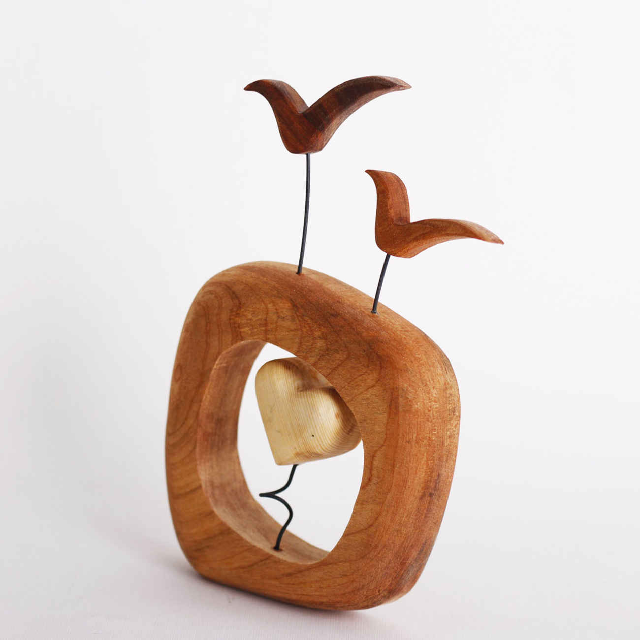 Decorative Wooden Bird Figurine – Handcrafted Natural Suitable for Home Decor