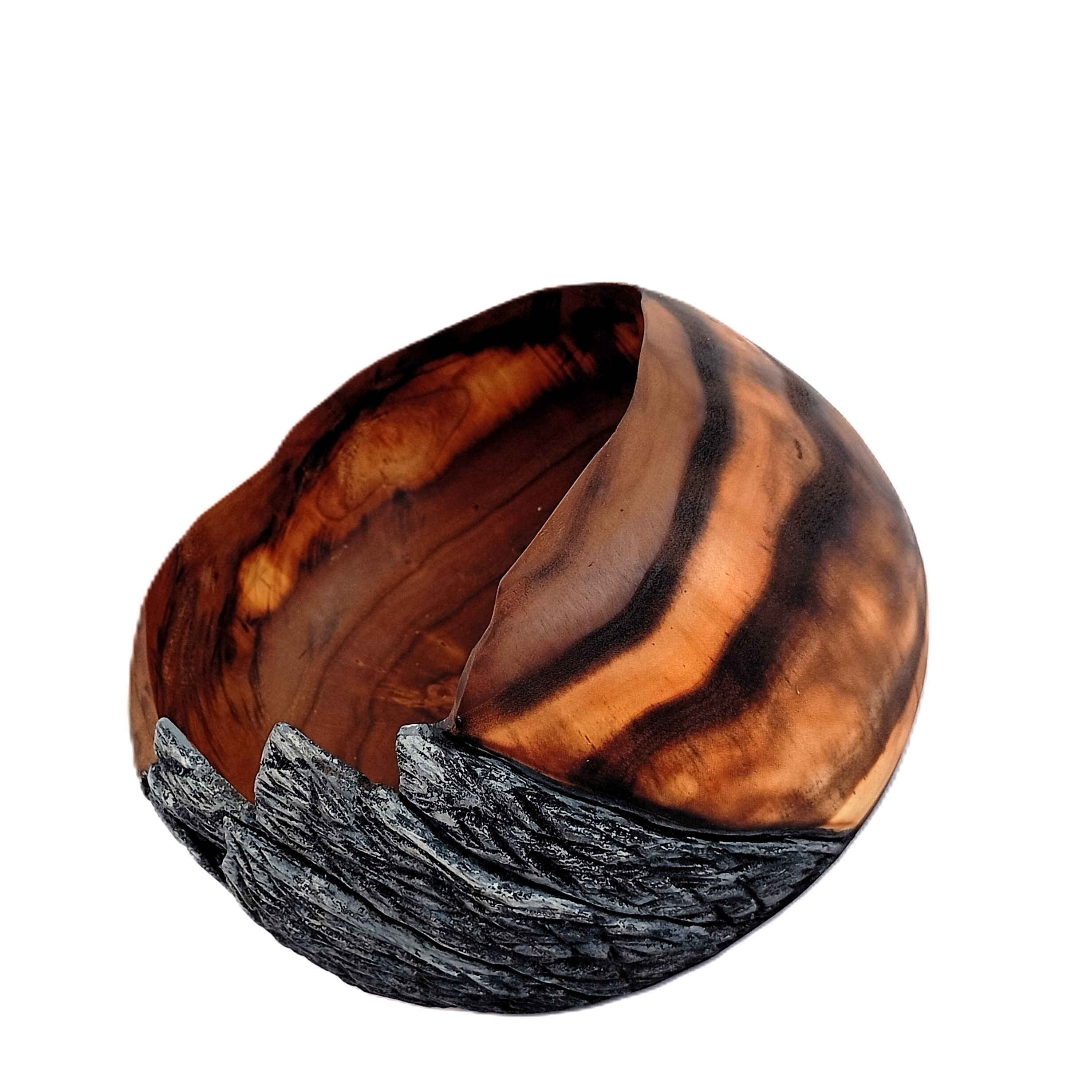 Decorative Wooden Bowl – A Touch of Rustic Charm