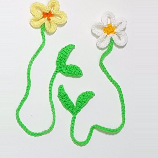 Knitted Flower Bookmark – Handmade Look & Soft Design (Set of 2)