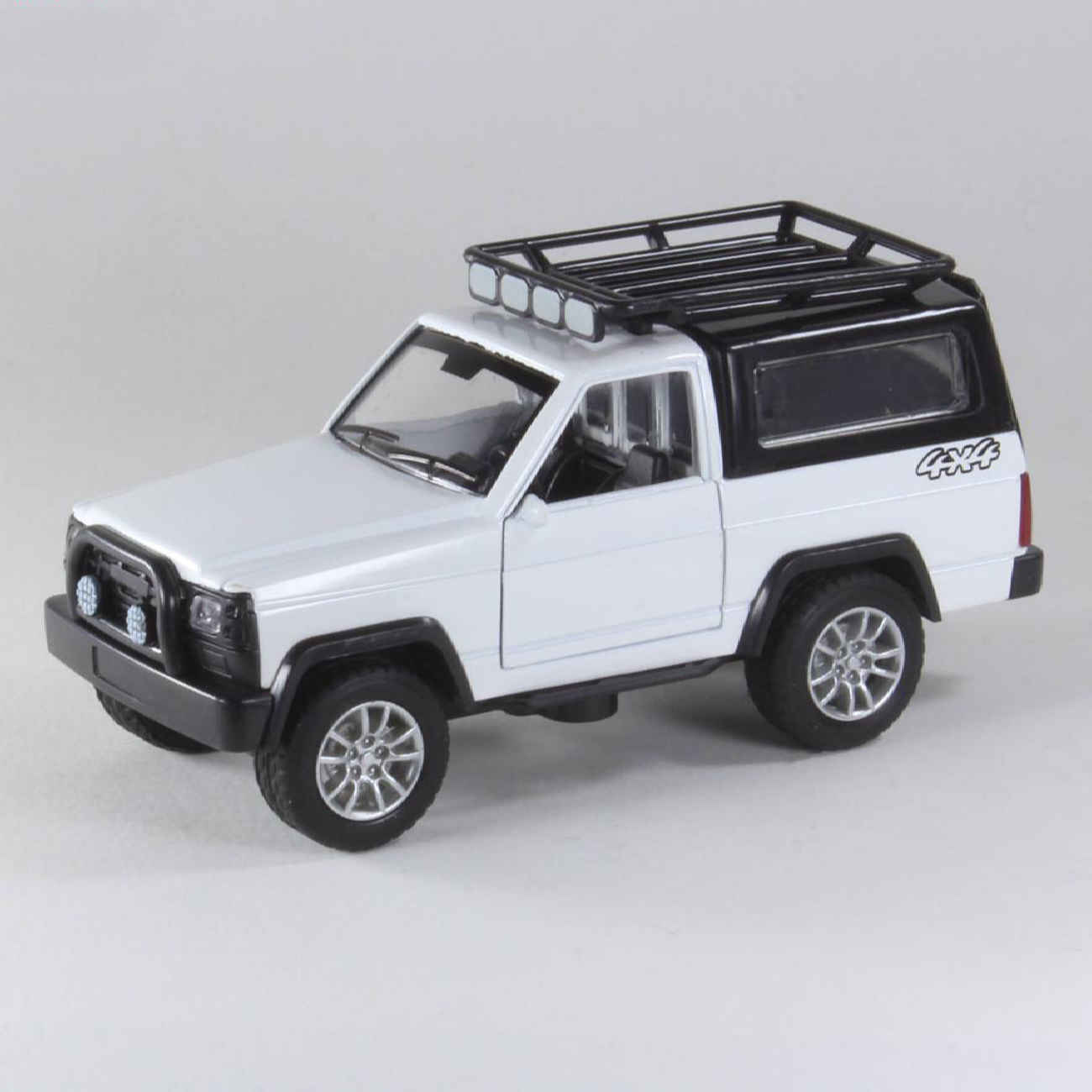 Nissan Patrol 1988 Toy Car Diecast – 4×4 Model Perfect for Collector and Off-Road Fan