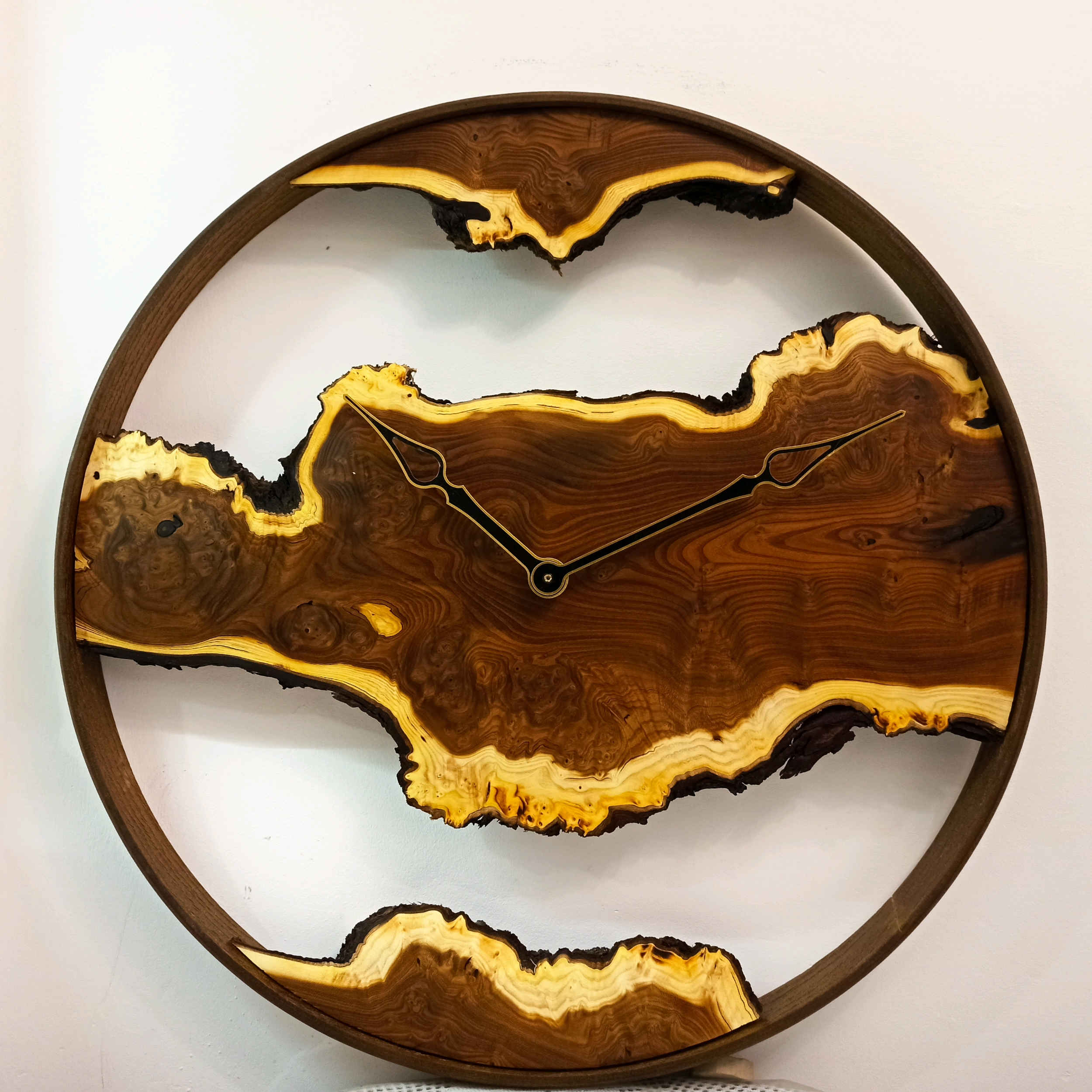 Rustic Wooden Wall Clock – Eco-Friendly Home Decor