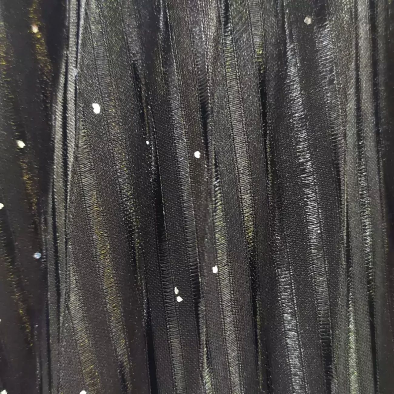 Small Pleated Lurex Skirt with Elastic Waist – Elegant and Stylish