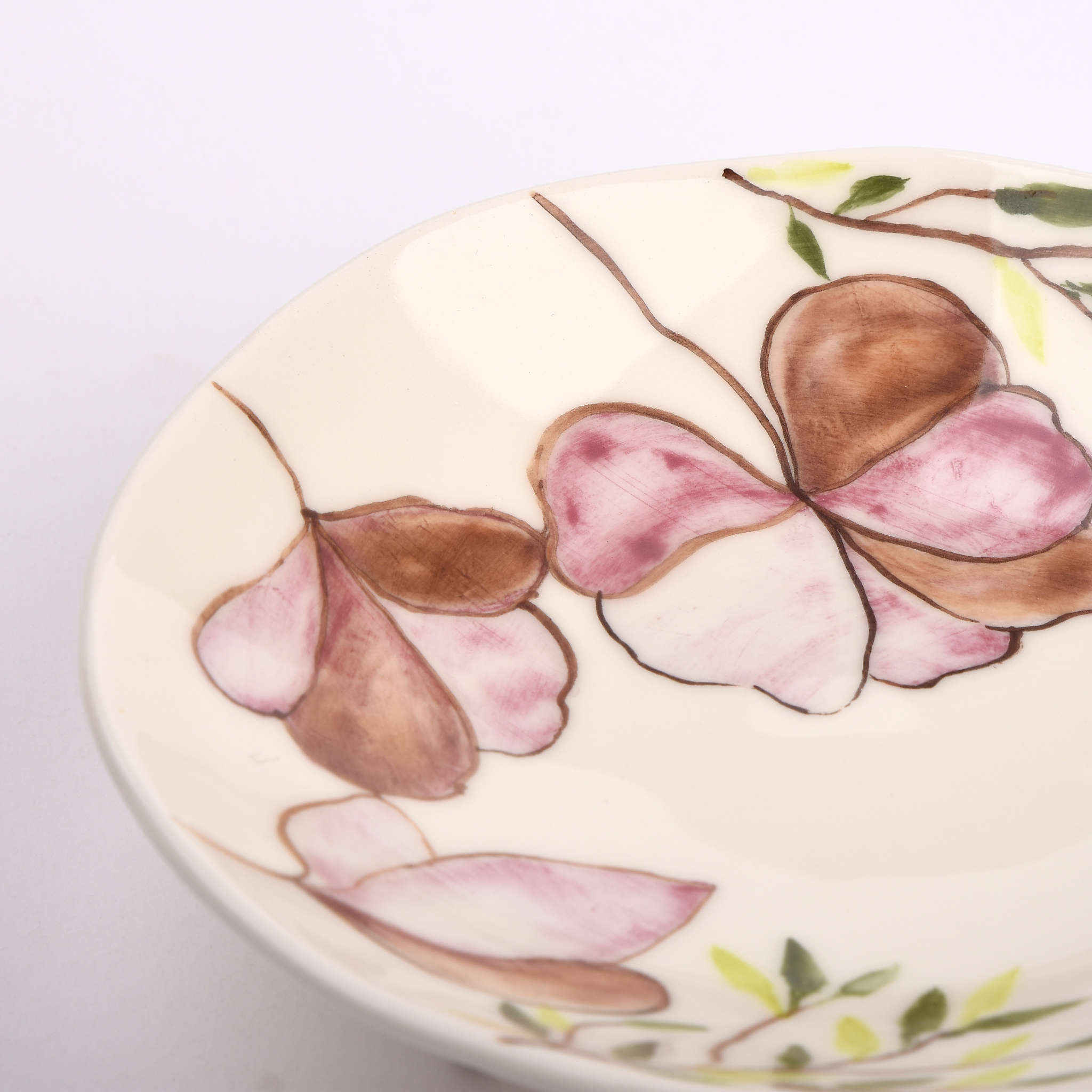 Ceramic Dinnerware Plate – Three-legged, Flower Pattern, Microwave & Dishwasher Safe